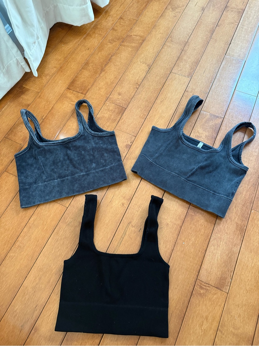 Set of 3 Size L/XL Women’s Ribbed Scoop Crop Tank Top - Black and Charcoal